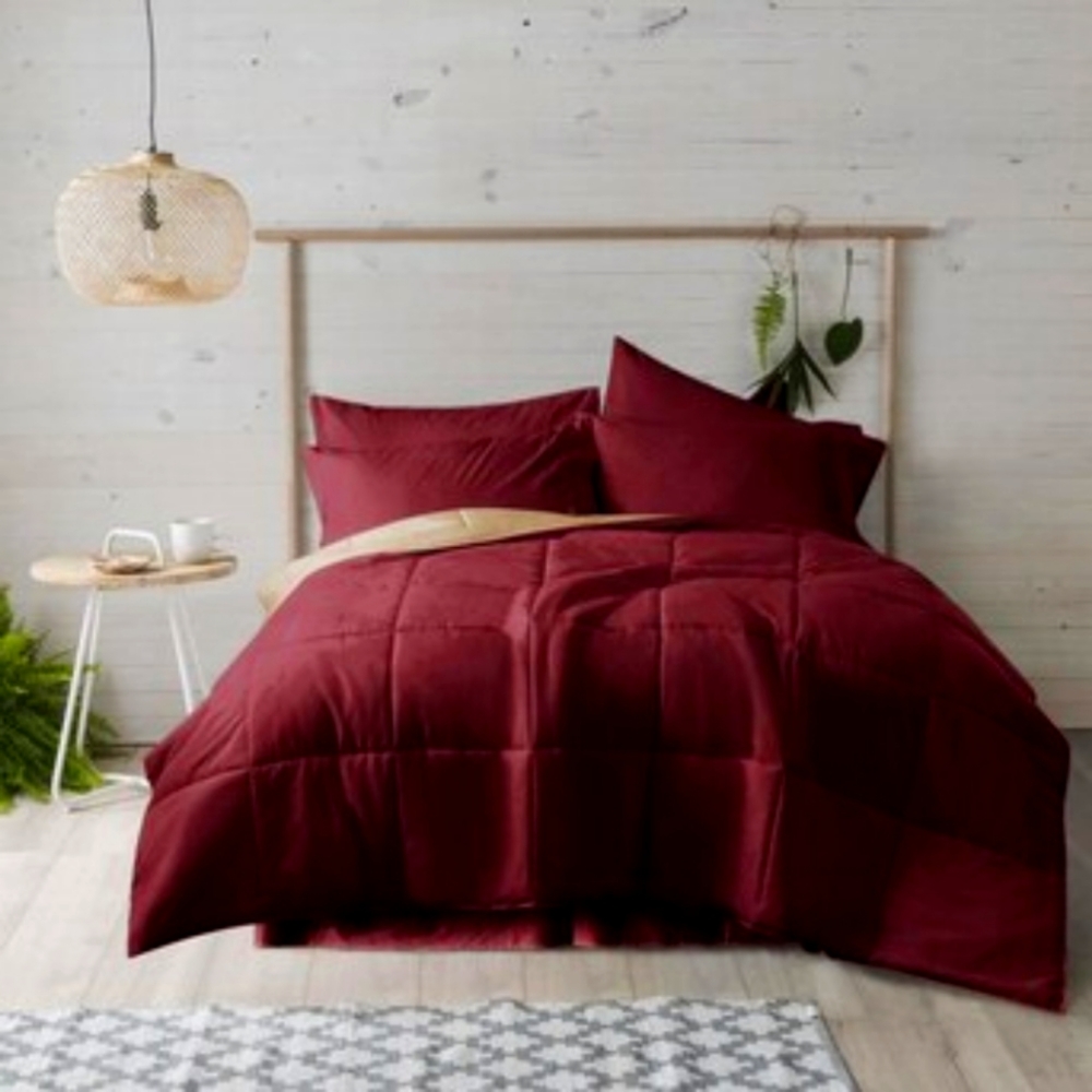 Macy's Ultra Down Alternative Comforter Burgundy & Tan Reversible Full/Queen